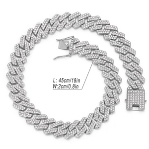Detail view of 20mm silver Cuban link chain with 45cm length and width specifications