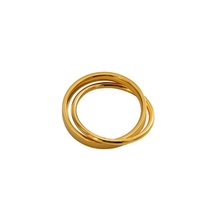 Classic triple-intertwined gold ring in stainless steel with a high-polished finish