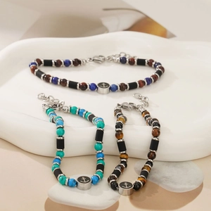 Lot de trois bracelets pour hommes en perles de pierre naturelle avec charms ancre en acier