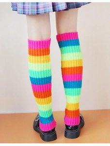 Jambières tricotées arc-en-ciel pour style Lolita ou JK, vue arrière de la jambe