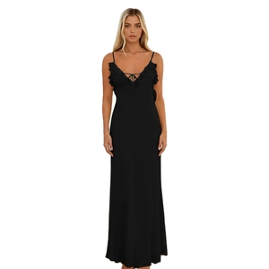 Robe de soirée longue noire dos nu avec fines bretelles et détails de volants au décolleté