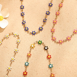 Chic gold-plated stainless steel chain necklace with colorful enamel daisy pendants