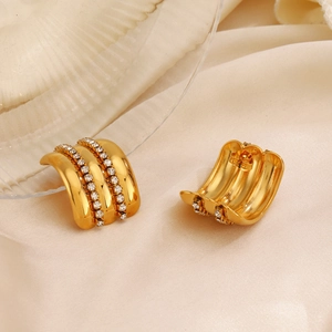 Boucles d'oreilles vintage dorées avec incrustations de zircon et design géométrique