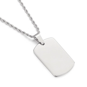 Collier avec pendentif rectangulaire en acier inoxydable argenté et chaîne torsadée