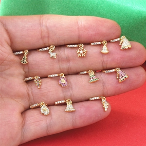 Weihnachts-Nasenring mit Stern- und Schneeflockenanhänger und bunten Zirkonias in Gold
