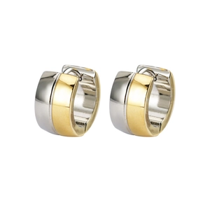 Poliertes zweifarbiges Edelstahl-Creolen-Set in Silber und Gold auf weißem Hintergrund