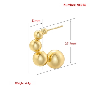 Detailed dimensions of gold-plated C-shaped beaded hoop earrings model VE976