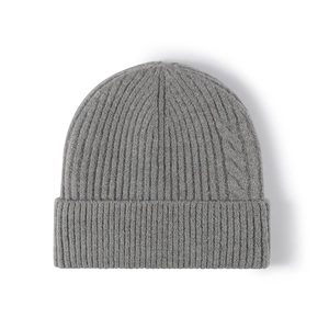 Dicke graue Beanie-Mütze mit Zopfmuster, Fleece-Futter und gerippter Textur für den Winter