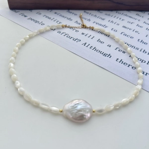 Freshwater Pearl Necklace For Women Irregular Baroque Pearl Pendant Necklace Mother Of Pearl Horseshoe Clasp Choker Jewelry