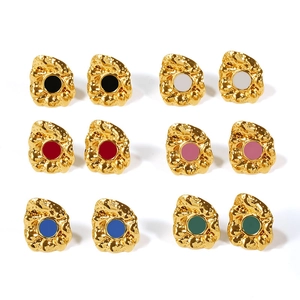 Orecchini vintage placcati oro 18k con inserti rotondi colorati e trama martellata