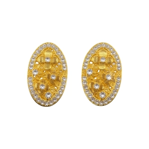 Orecchini vintage ovali dorati con cristalli scintillanti su sfondo bianco per donna