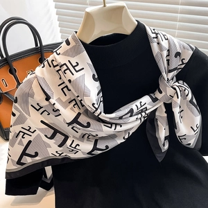 Écharpe En Satin À Imprimé Géométrique Grandes Carré En Polyester Sergé Châle Protection Solaire Foulard De Voyage Pour Femmes