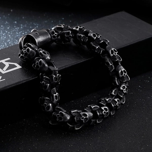 Gothic punk 316L stainless steel skull link bracelet for men in vintage silver finish