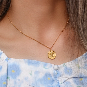 Collier en acier inoxydable doré avec perles et pendentif rond à empreinte pour femme