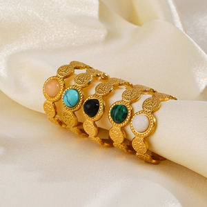 Vintage Stainless Steel Adjustable Ring For Women Gold Plated Hammered Texture Round Natural Stone Inlay Bohemian Style
