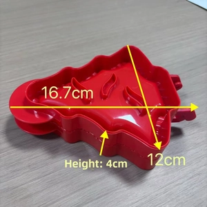 Macro detail of red strawberry sandwich cutter mold with 16.7cm x 12cm dimensions