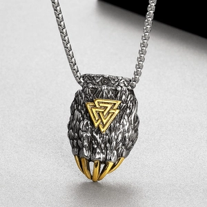 Pendentif patte d'ours viking avec symbole Valknut doré et chaîne en acier inoxydable