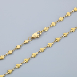 Collier chic en acier inoxydable à maillons cœur dorés avec fermoir mousqueton