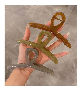 Lot de 3 pinces à cheveux géantes 15cm en ambre, vert olive et gris fumé avec design croisé