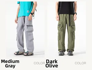 Dettaglio dei pantaloni cargo multitasche nei colori grigio medio e verde militare