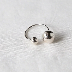 S925 sterling silver minimalist open ring featuring polished large and small metal spheres