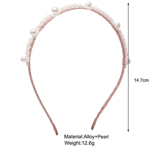 Detailansicht des rosa Perlenstirnbandes mit Größe 14,7 cm, 12,6 g Gewicht und Legierung