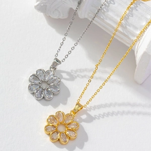 Sparkling sunflower necklace with zirconia stones in silver and gold finishes