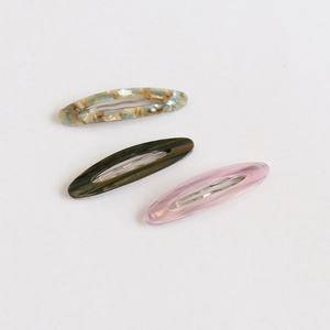 Trois barrettes en acétate ovales en cyan marbré, vert olive et lavande pour femmes