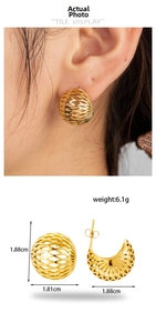 Detailed view of gold mesh sphere earrings with dimensions and weight measurements