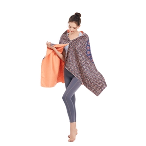 Quick-dry microfiber beach towel poncho with paisley pattern and orange lining