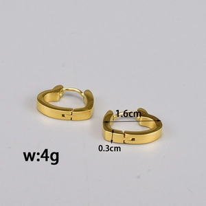 Elegant gold heart-shaped titanium steel earrings with 1.6cm diameter and 4g weight