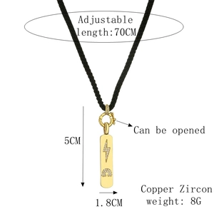 Détail du pendentif en zircon arc-en-ciel sur cordon noir avec dimensions précises