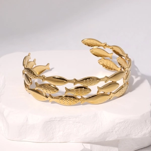 Bracciale rigido aperto in acciaio inossidabile placcato oro 18k con design a pesci