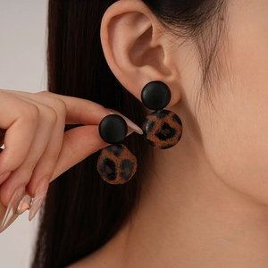 Vintage heart faux leather leopard print geometric earrings for a trendy winter look