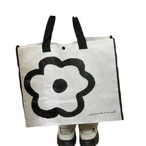 Minimalist black floral pattern large capacity tote bag with woven handles