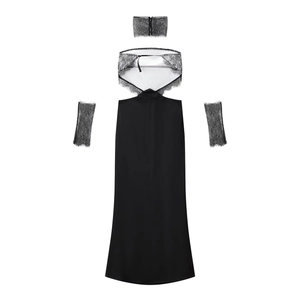 Robe dos nu noire élégante en dentelle avec tour de cou et manches assorties