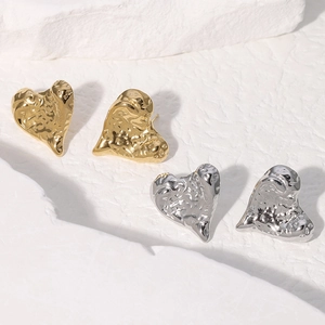Orecchini A Lobo A Cuore Martellato Acciaio Inossidabile Placcato Oro 18K Gioielli Per Donna