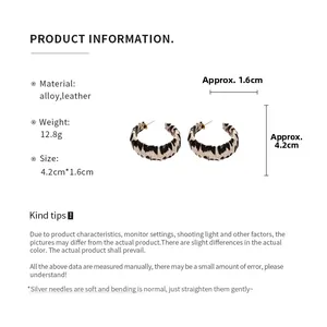 Spécifications de taille des boucles d'oreilles créoles en cuir à motif léopard chic