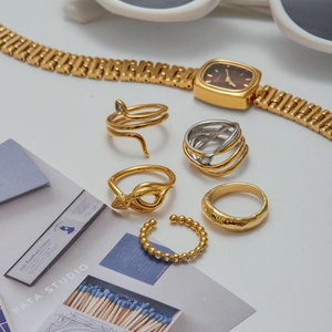 Luxuriöses Schlangenring-Set aus Titanstahl in Gold und Silber für Damen Mode