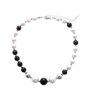 Elegant irregular faux pearl necklace with chic black and white beaded design for women
