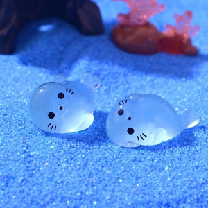 Glow-in-the-dark blue resin seal figurines for micro landscape and aquarium decor