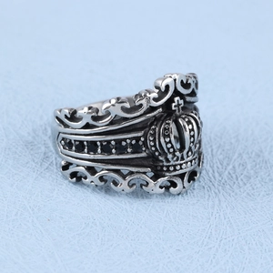 Gothic crown ring in stainless steel featuring black gemstones and cross engraving