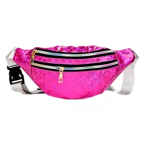 Sac banane laser rose avec double fermeture éclair et sangle argentée brillante