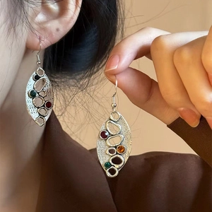Boucles D'oreilles Pendantes Feuilles Ovales Creuses Rétro Alliage Argent Antique Strass Colorés Style Ethnique Bohème