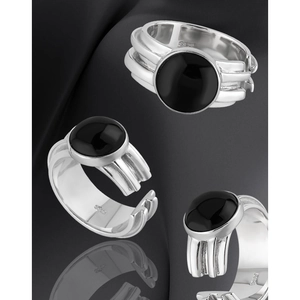 S925 sterling silver geometric open ring featuring a round black agate stone