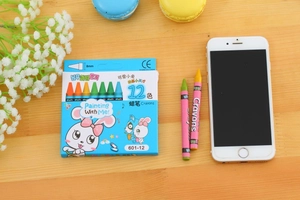 Detail of 12-color washable twistable crayons for kids with 8mm diameter tip