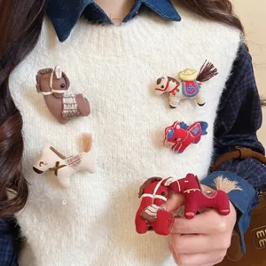 Handmade Fabric Horse Brooch Embroidered Animal Shape Breastpin For Women Vintage Folk Style Versatile Accessories Gift