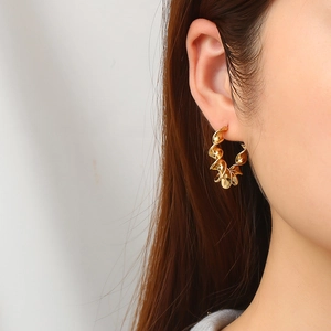 Boucles D'oreilles Créoles Torsadées Irrégulières Acier Inoxydable Plaqué Or 18K Bijoux Géométriques Pour Femmes