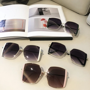 Oversized Square Sunglasses Metal Frame Resin Gradient Lenses UV Protection Fashion Geometric Double Bridge For Women
