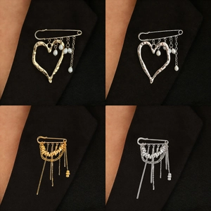 Vintage Liquid Lava Heart Artificial Pearl Brooch Pin For Women Alloy Metal Chain Tassel Safety Pin Fashion Clothing Jewelry Accessory
